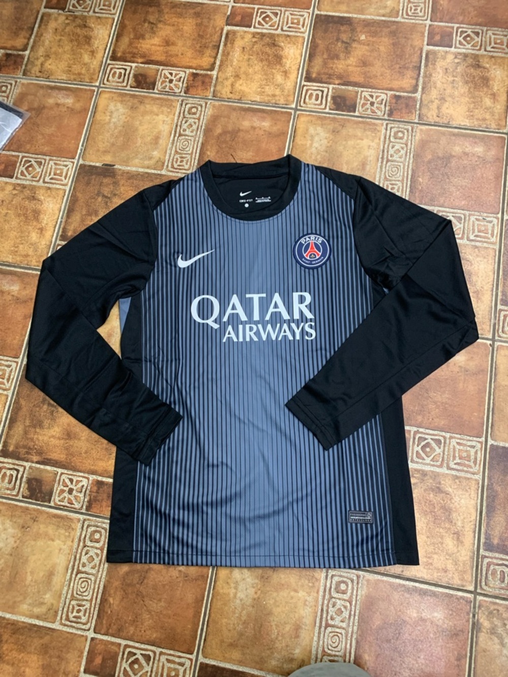 Nike PSG 2024/25 Long sleeve goalkeeper Jersey size M